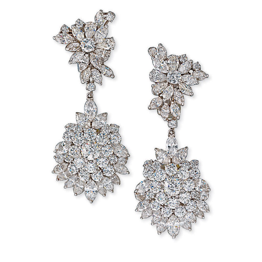 A PAIR OF DIAMOND EAR PENDANTS