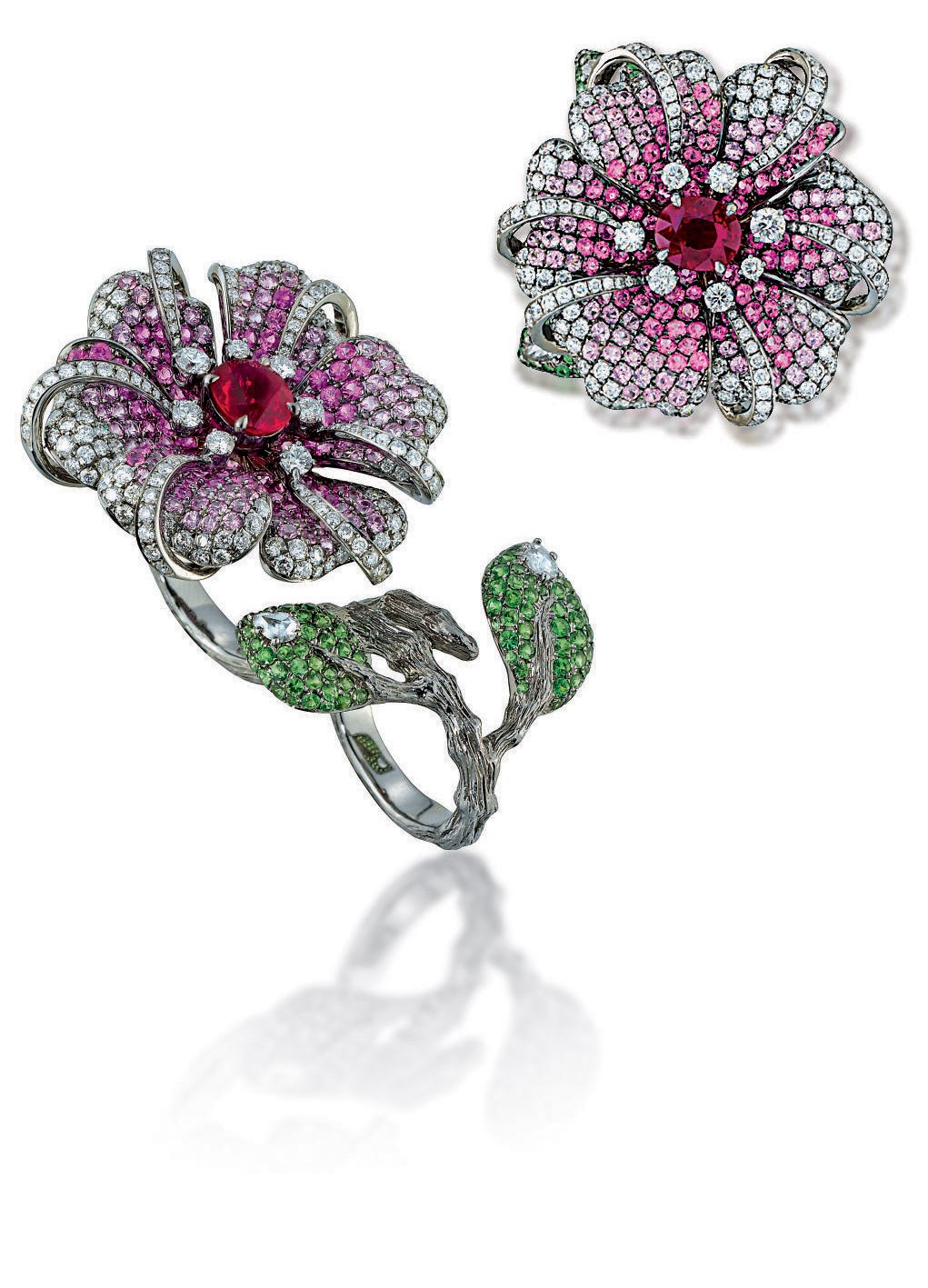 A VERY FINE AND UNUSUAL GEM-SET RING, BY ANNA HU