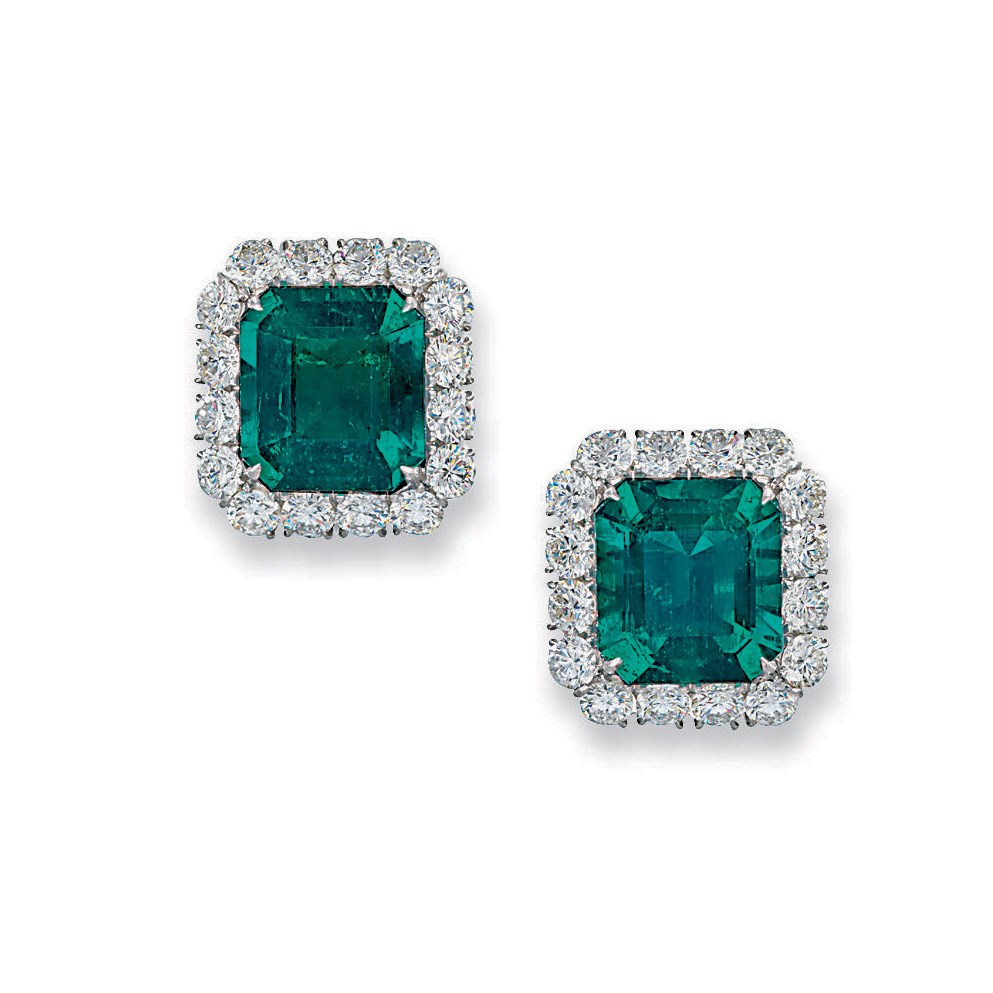 A PAIR OF IMPORTANT EMERALD AND DIAMOND EAR CLIPS