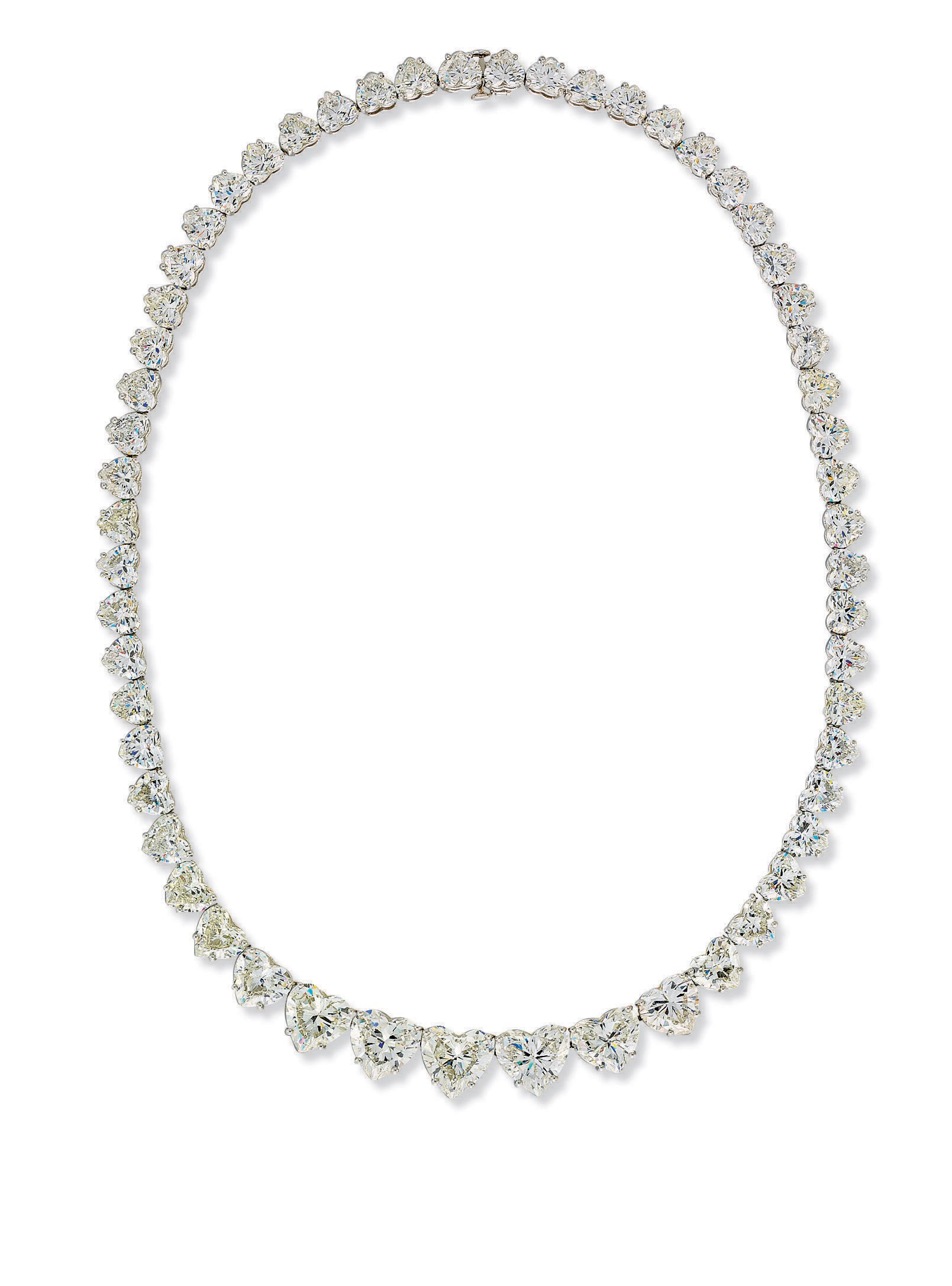 AN IMPRESSIVE DIAMOND NECKLACE