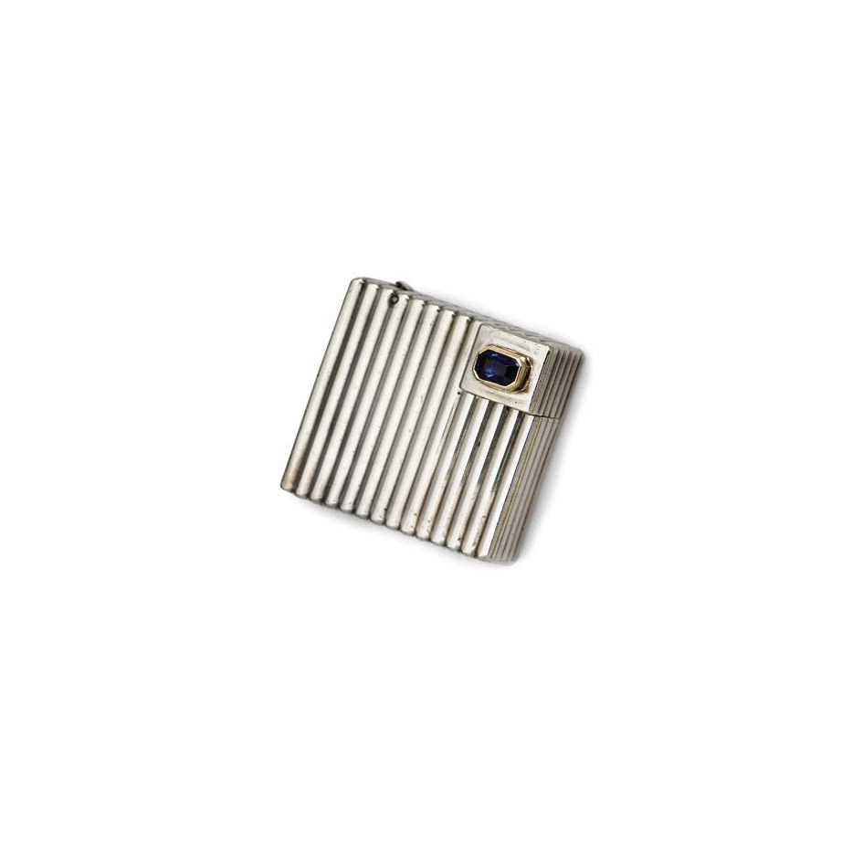 A CIGARETTE LIGHTER