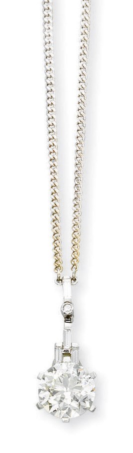 A DIAMOND PENDENT NECKLACE