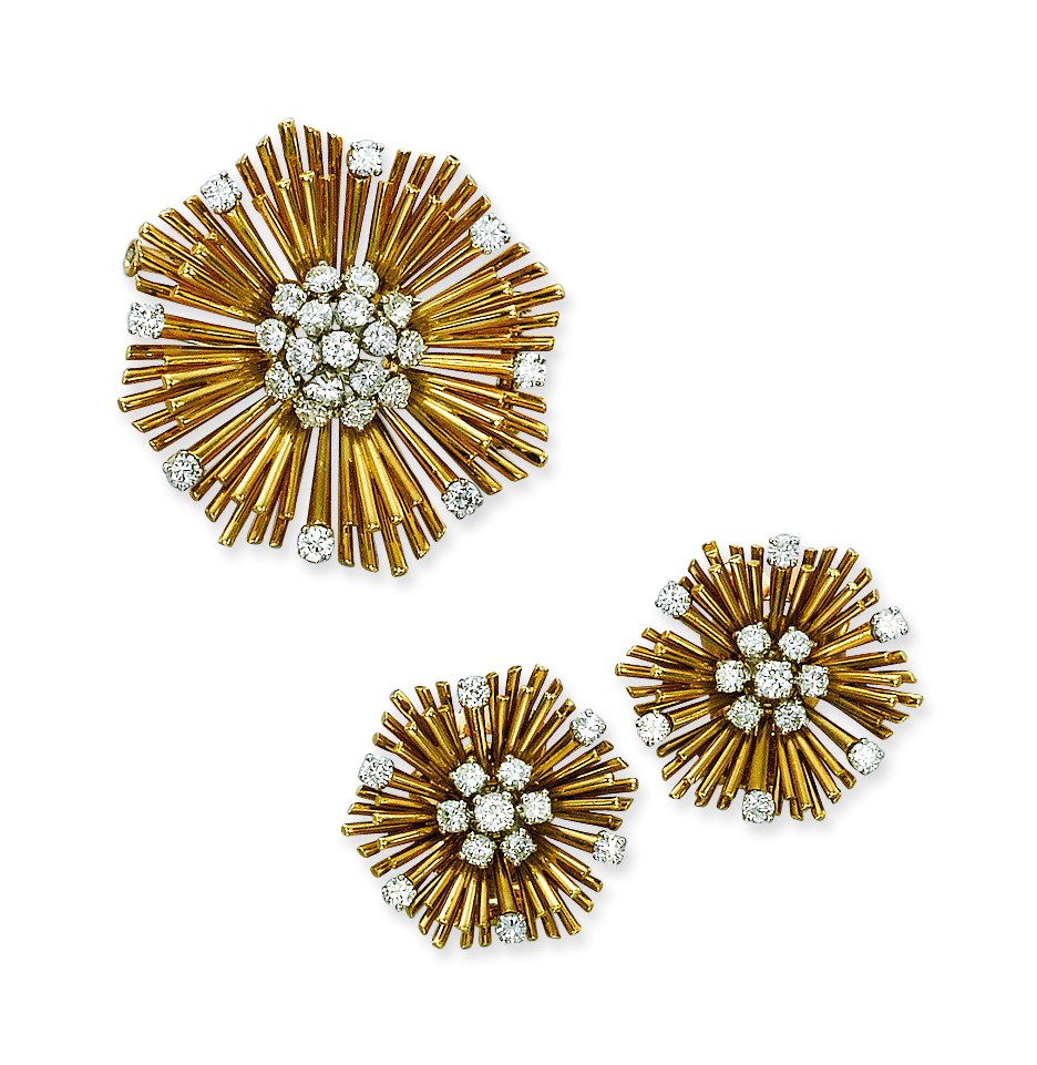 A SET OF DIAMOND JEWELLERY, BY VAN CLEEF & ARPELS