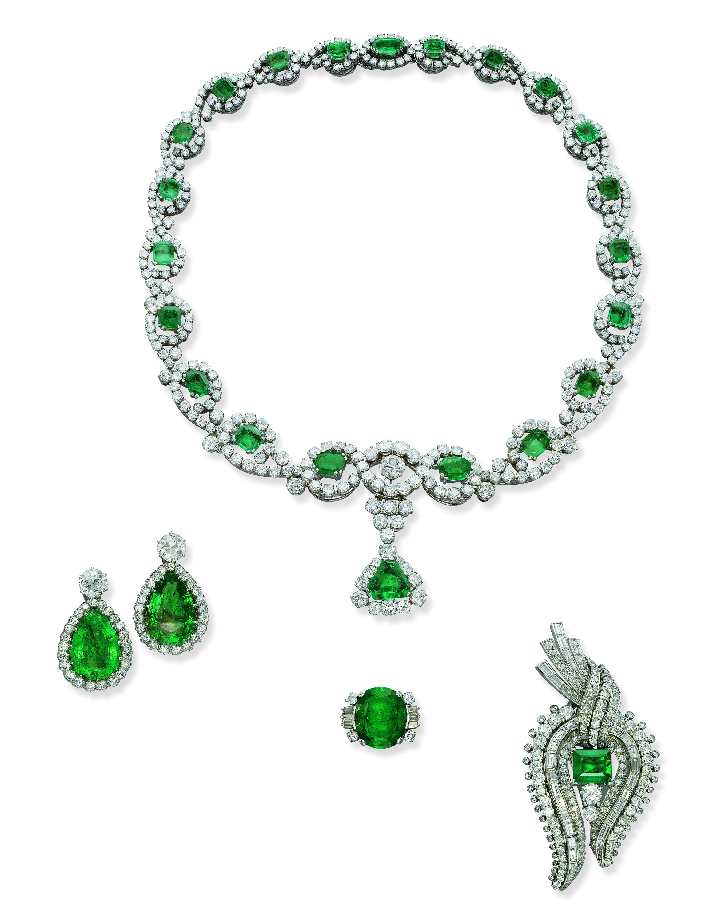 A SET OF EMERALD AND DIAMOND JEWELLERY