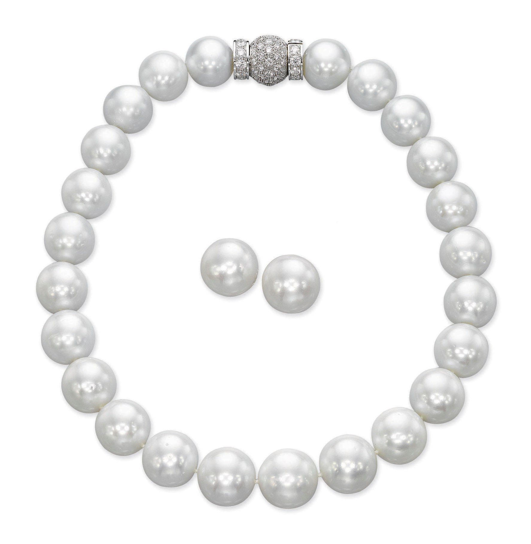 A SET OF SOUTH SEA CULTURED PEARL AND DIAMOND JEWELLERY