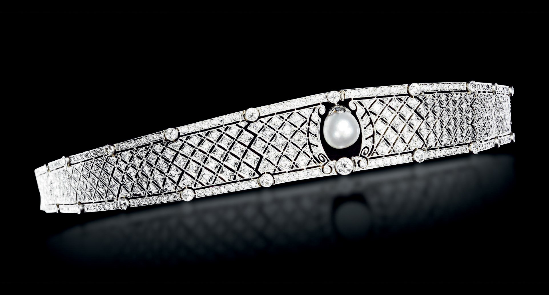 A BELLE EPOQUE DIAMOND AND PEARL BANDEAU