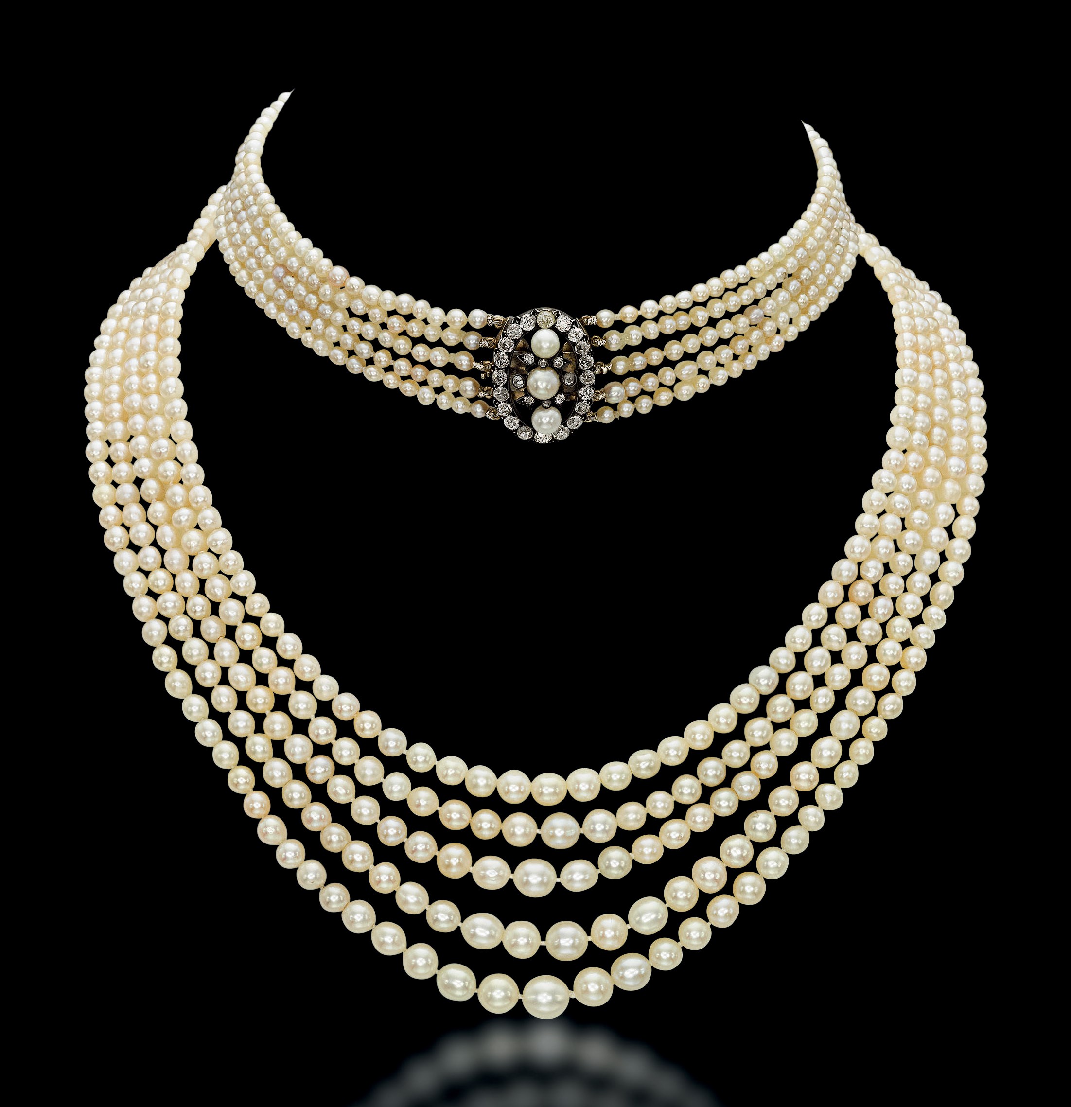 AN ANTIQUE PEARL AND DIAMOND NECKLACE