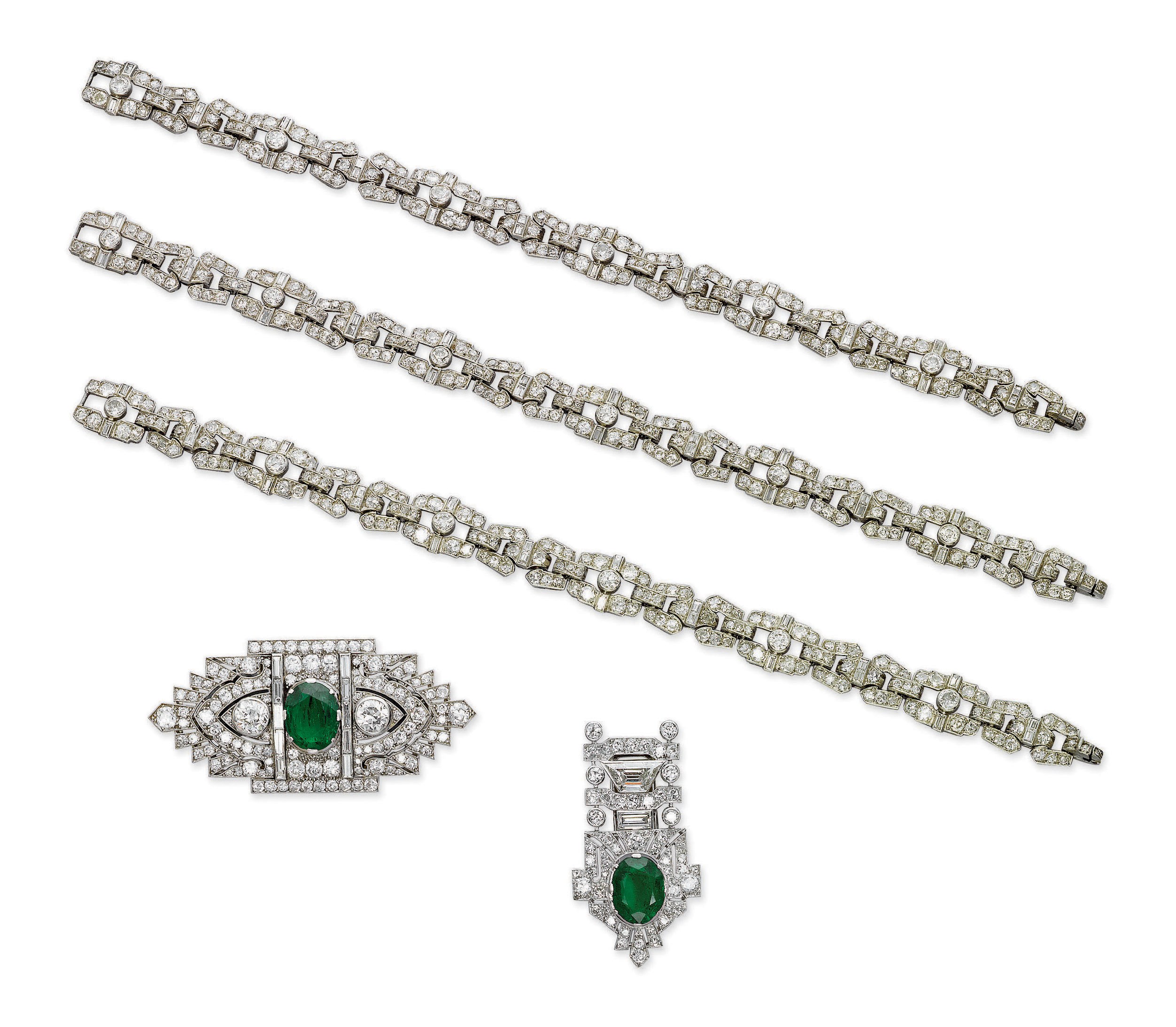 A SUITE OF ART DECO EMERALD AND DIAMOND JEWELLERY