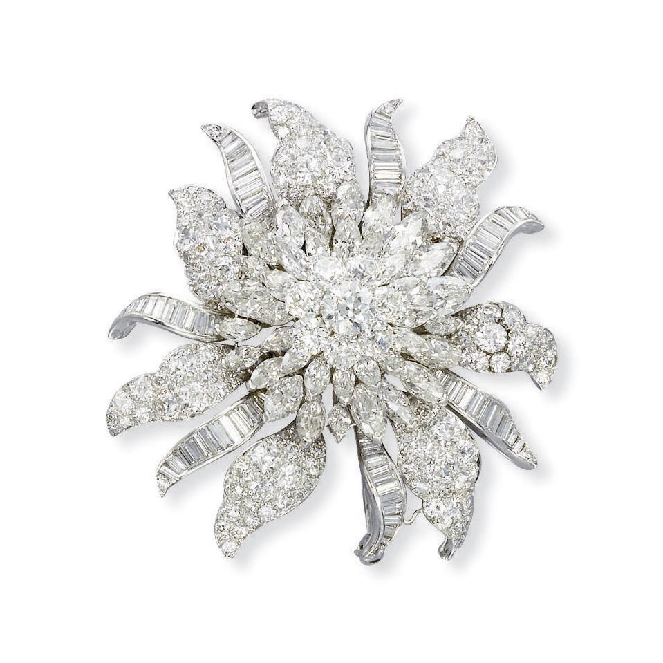 A DIAMOND FLORAL CLIP BROOCH, BY VAN CLEEF & ARPELS