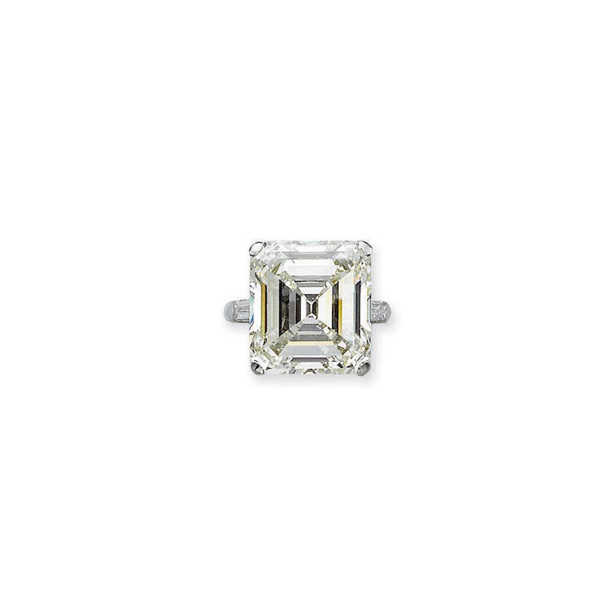 A DIAMOND RING, MOUNTED BY CARTIER