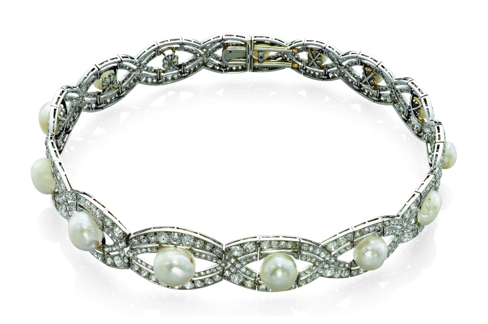 A BELLE EPOQUE PEARL AND DIAMOND 'COLLIER DE CHIEN', BY CHAUMET