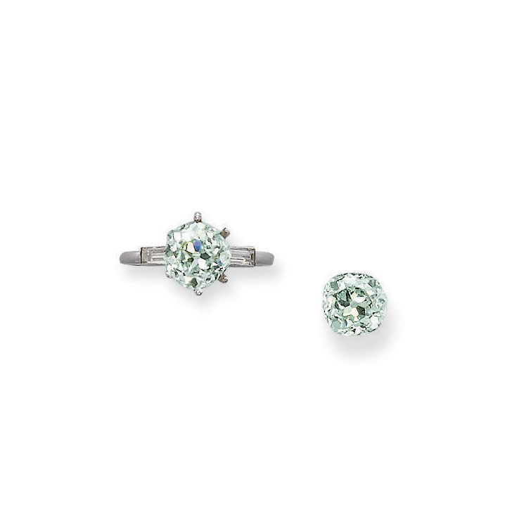 A COLOURED DIAMOND RING