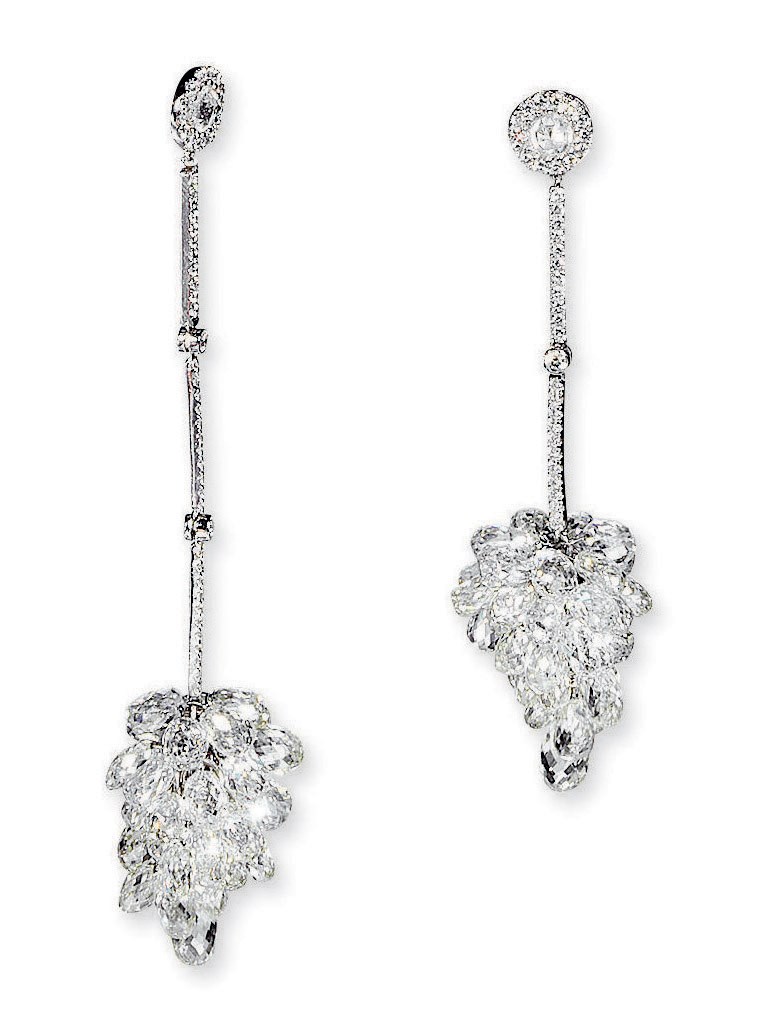 A PAIR OF DIAMOND EAR PENDANTS