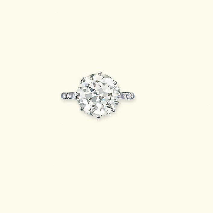 A DIAMOND SINGLE-STONE RING