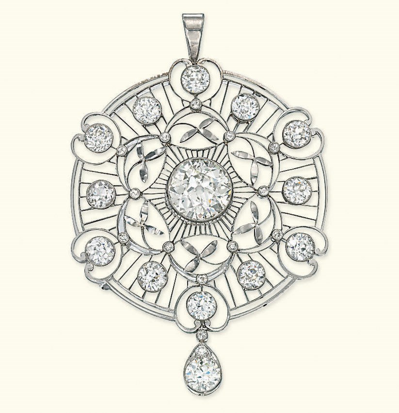 AN EDWARDIAN DIAMOND PENDANT