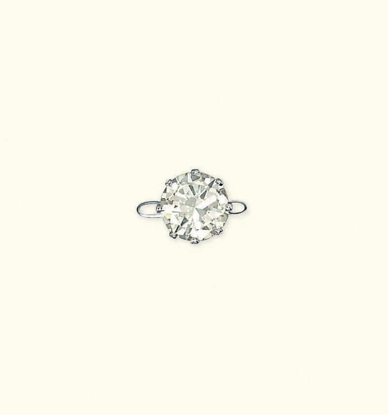 A DIAMOND SINGLE-STONE RING