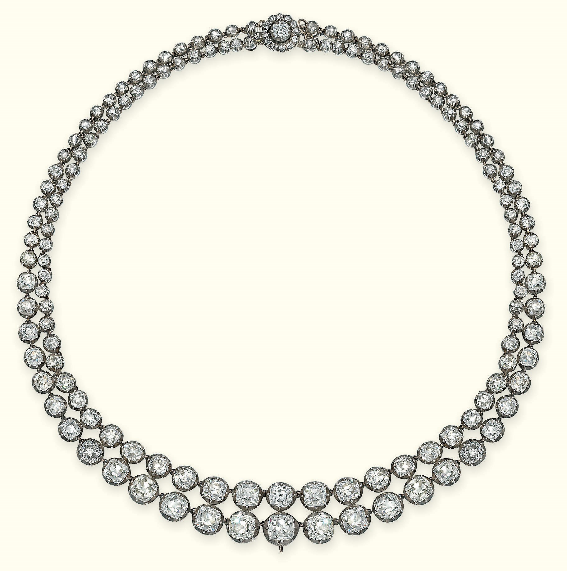AN ANTIQUE DIAMOND NECKLACE