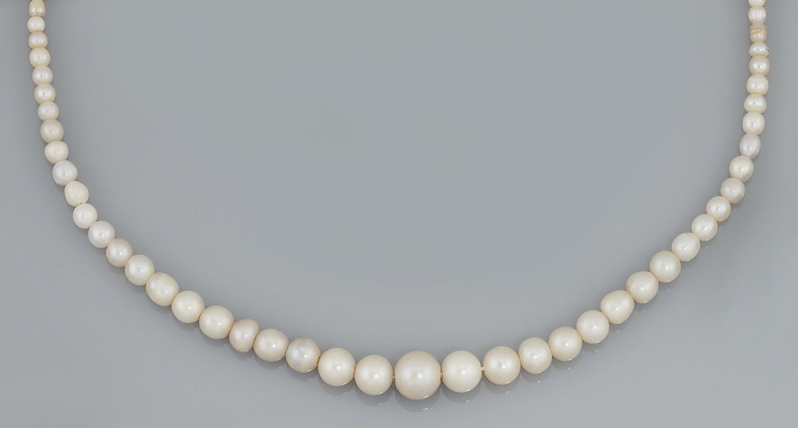 A pearl necklace