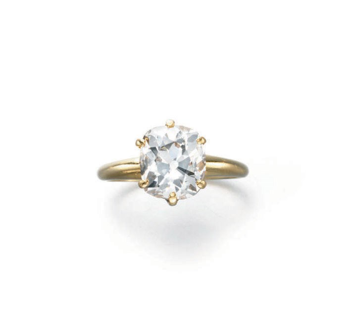 A SINGLE-STONE DIAMOND RING