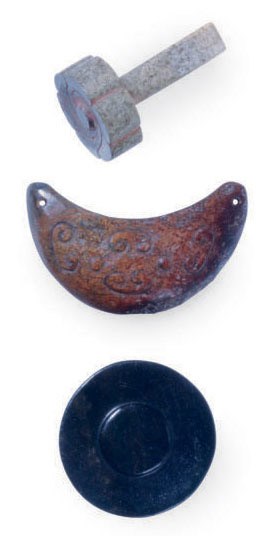 THREE CHINESE HARDSTONE OBJECTS,