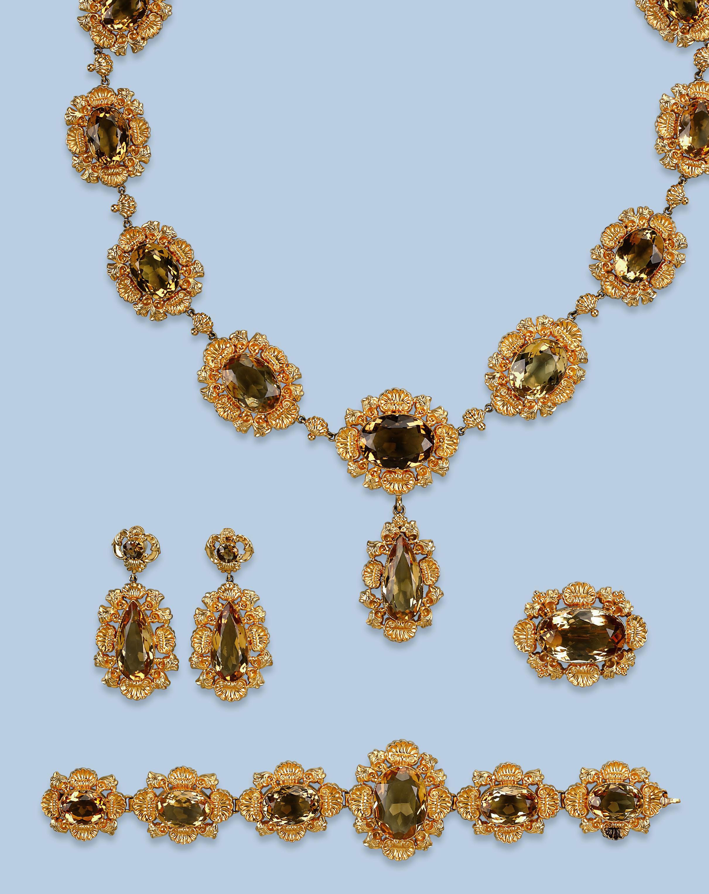 AN ANTIQUE CITRINE PARURE