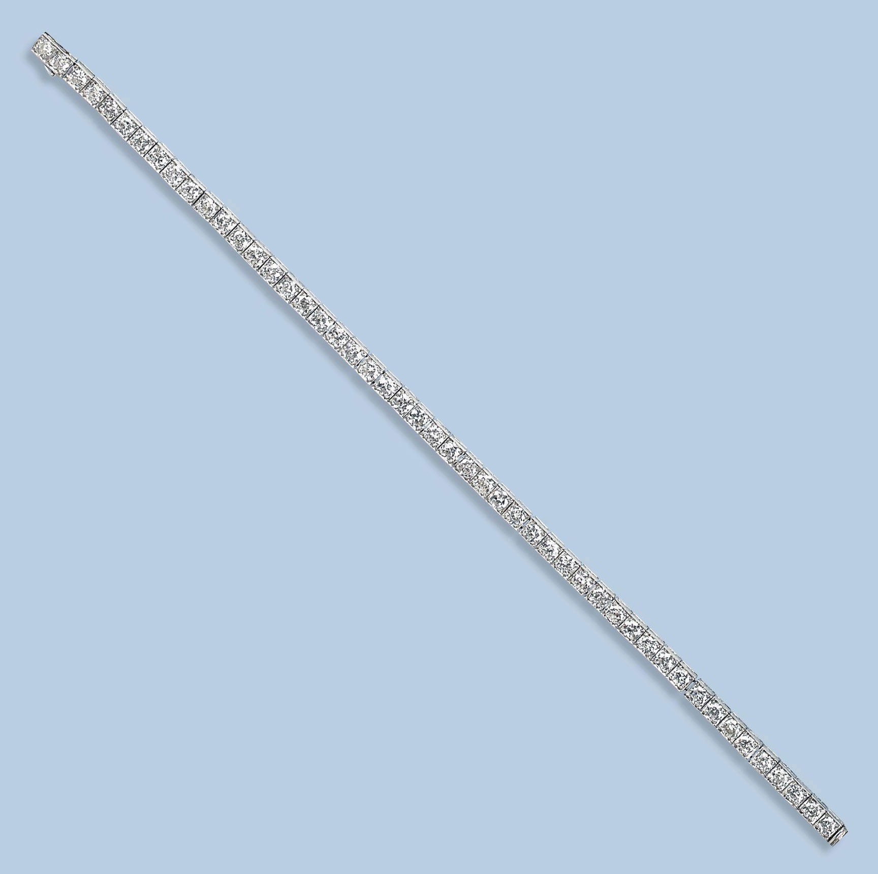 A PLATINUM DIAMOND BRACELET