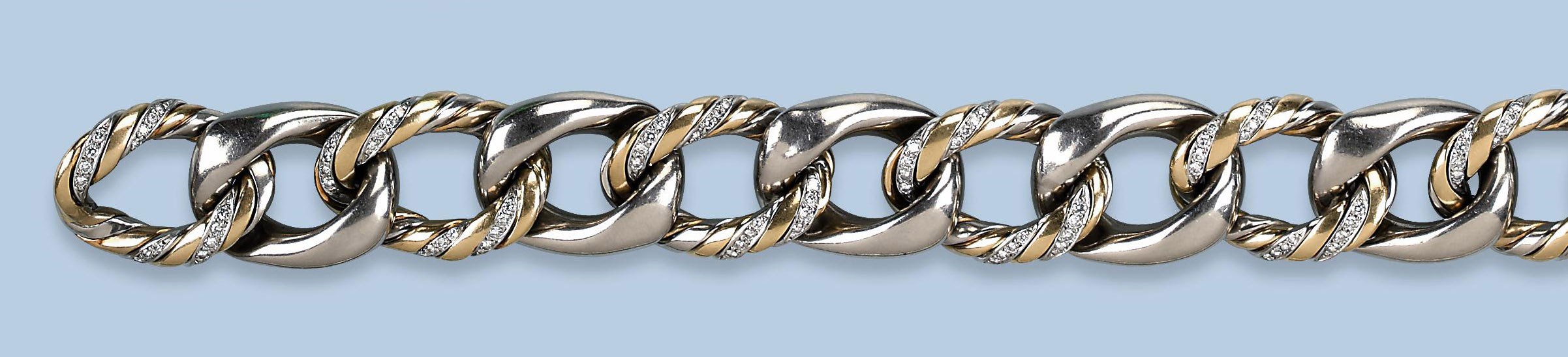 A PLATINUM DIAMOND BRACELET