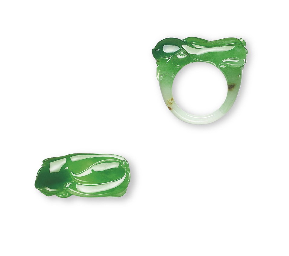 A JADEITE SADDLE RING