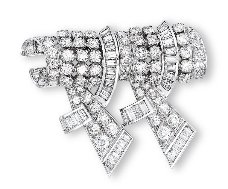 A DIAMOND DOUBLE-CLIP BROOCH