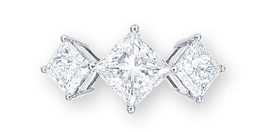 A DIAMOND THREE-STONE RING