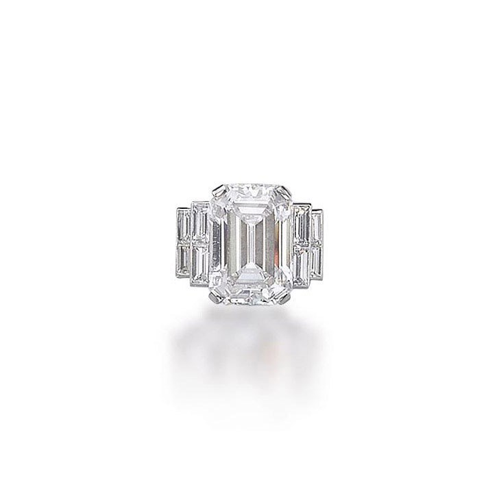 A DIAMOND RING, BY CARTIER