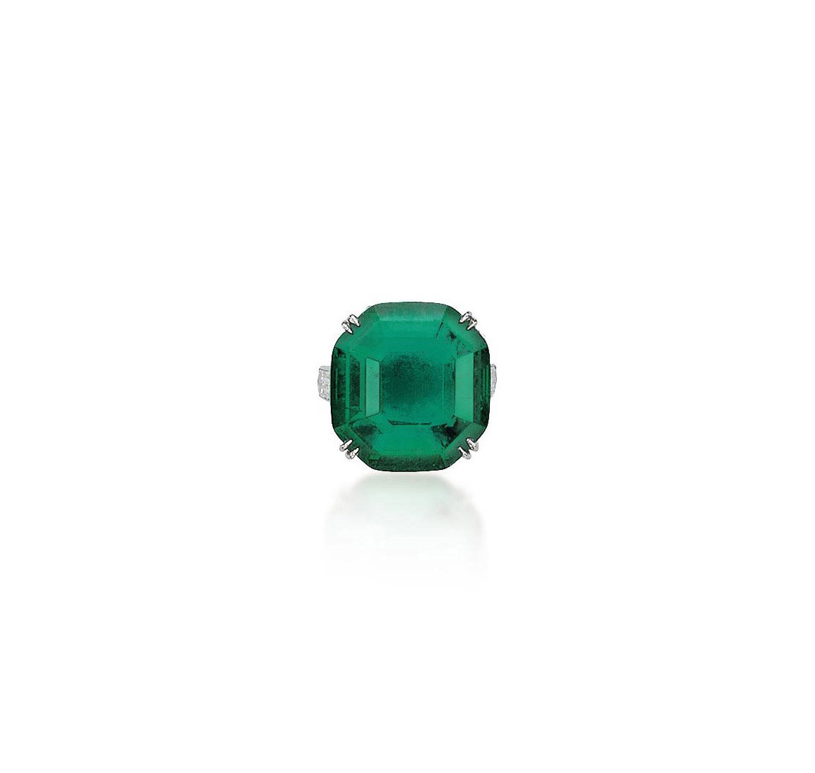 AN EXCEPTIONAL EMERALD RING