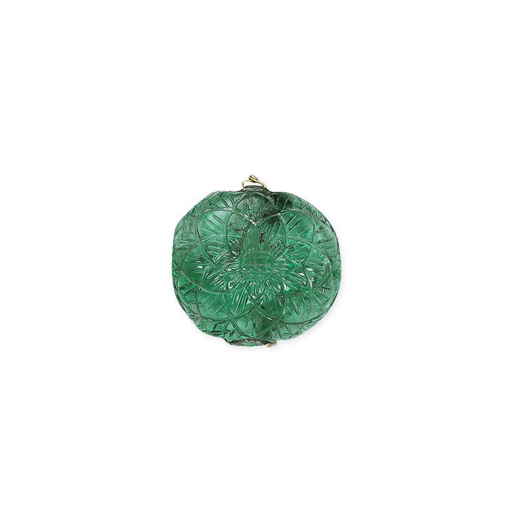 AN UNMOUNTED EMERALD BEAD