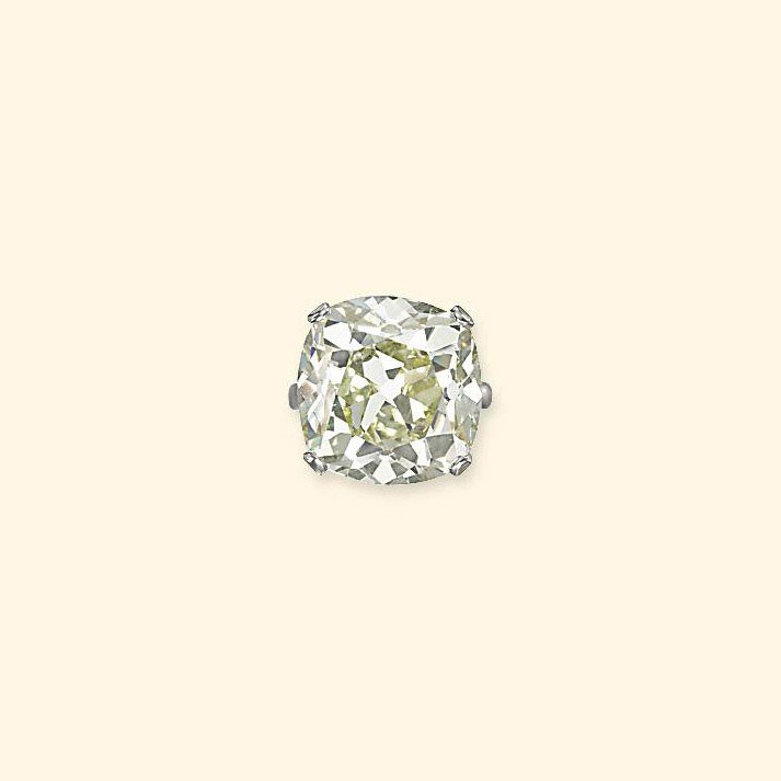 A DIAMOND SINGLE-STONE RING