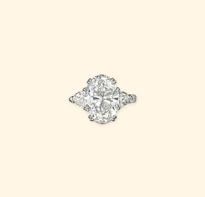 A DIAMOND SINGLE-STONE RING