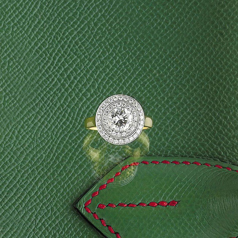 A diamond cluster ring