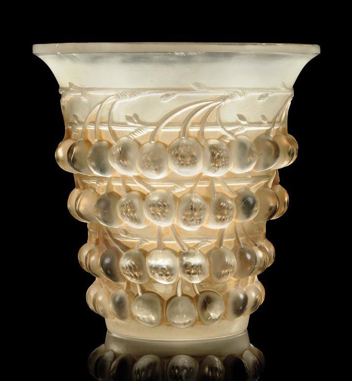 MONTMONERCY VASE, NO. 1050