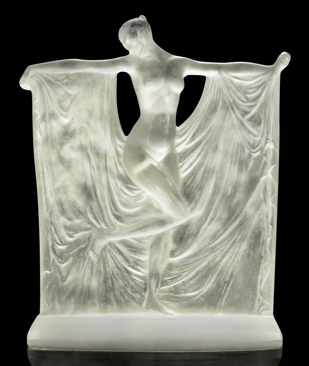 SUZANNE STATUETTE, NO. 883