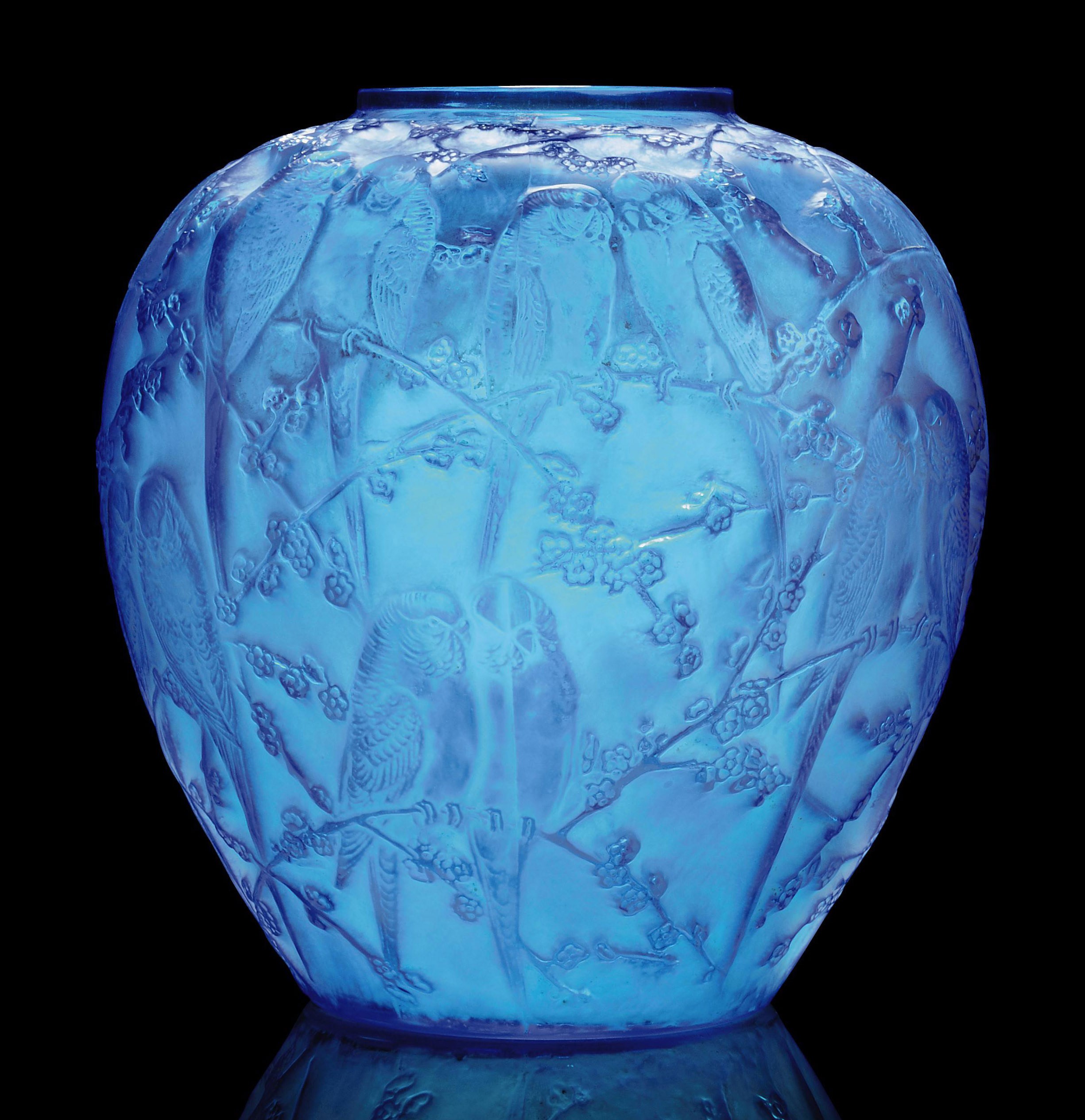 PERRUCHES VASE, NO. 876