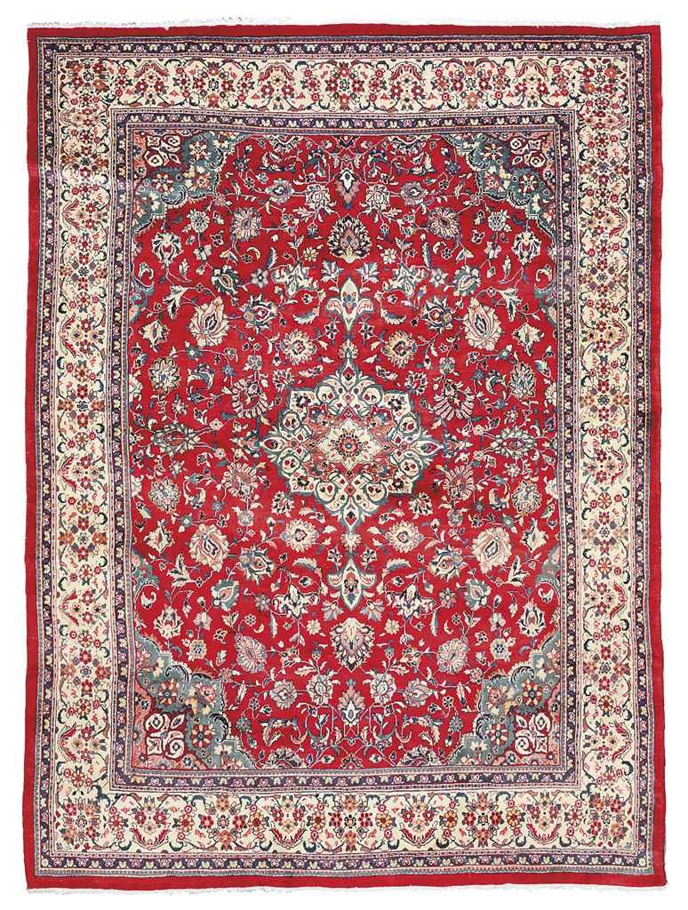 A Sarouk-Mahal carpet