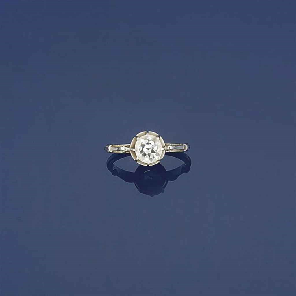 A quantity of jewellery