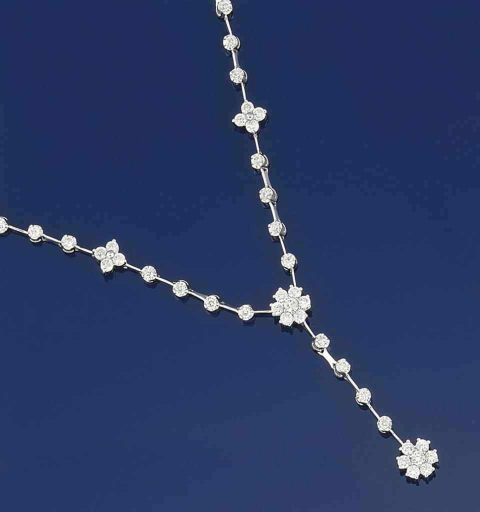 A diamond flexible necklace