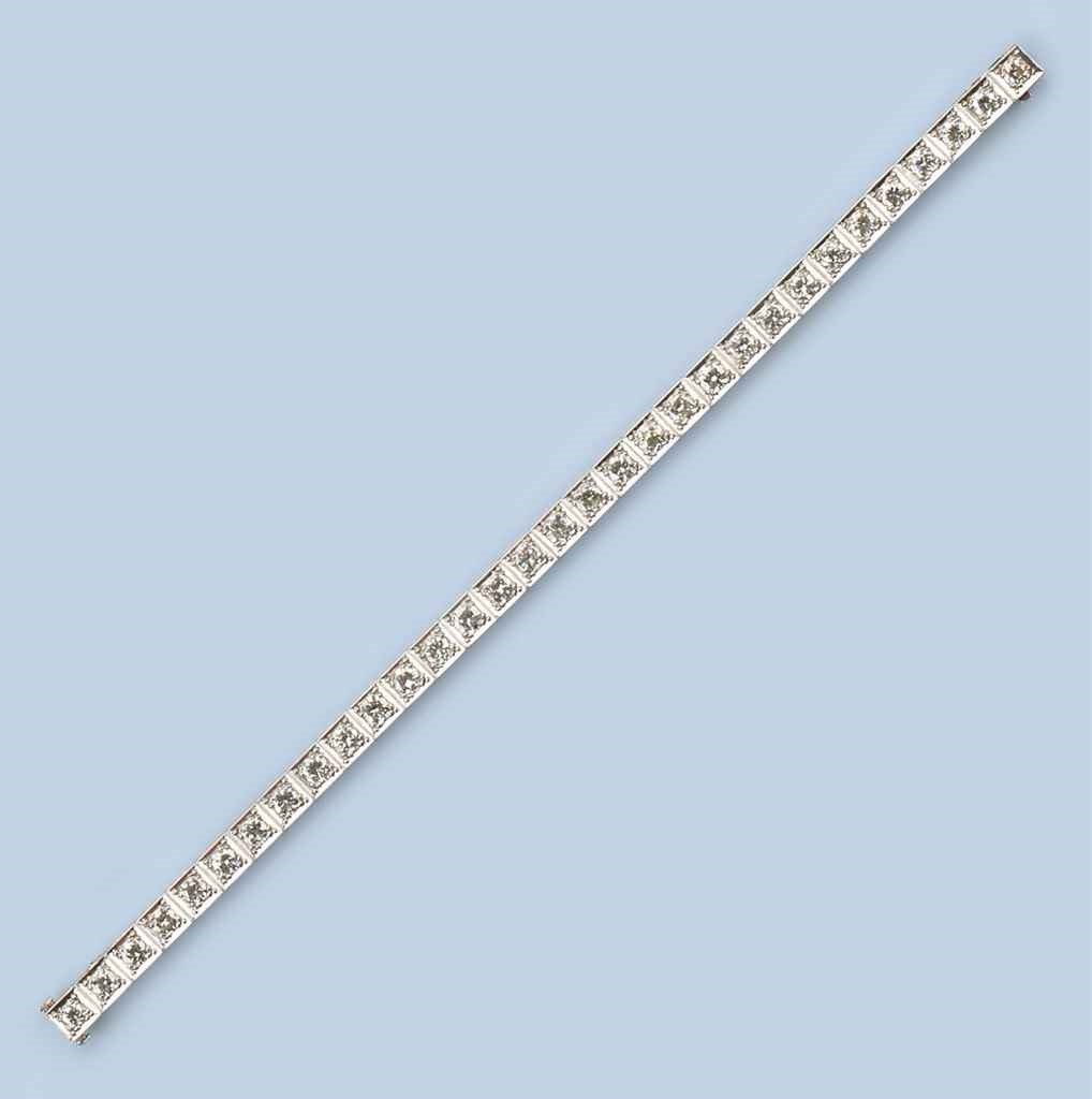A DIAMOND LINE BRACELET