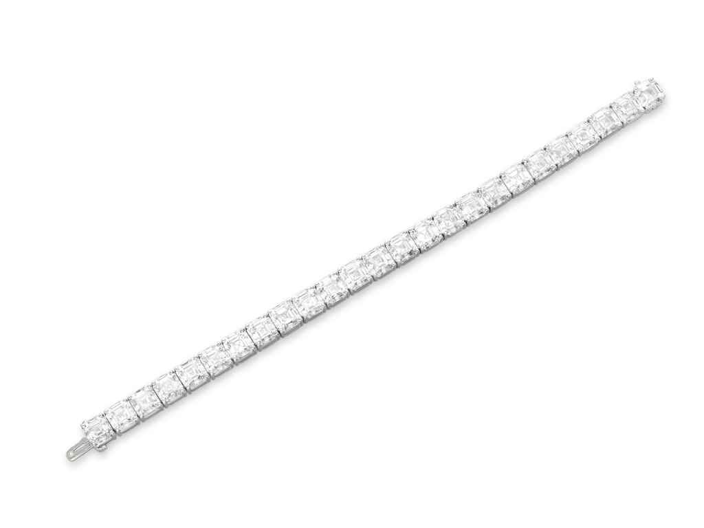 A DIAMOND LINE BRACELET