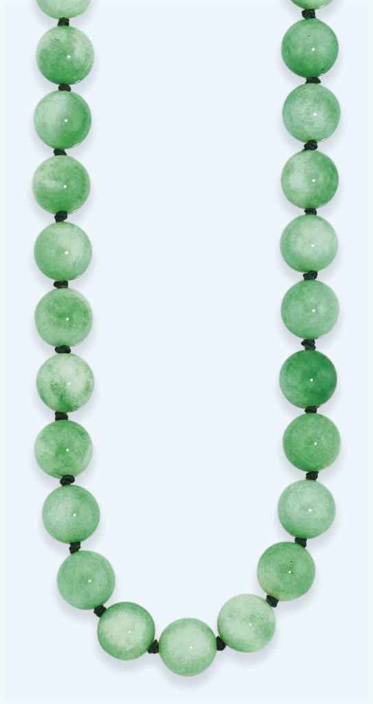 A jadeite jade necklace