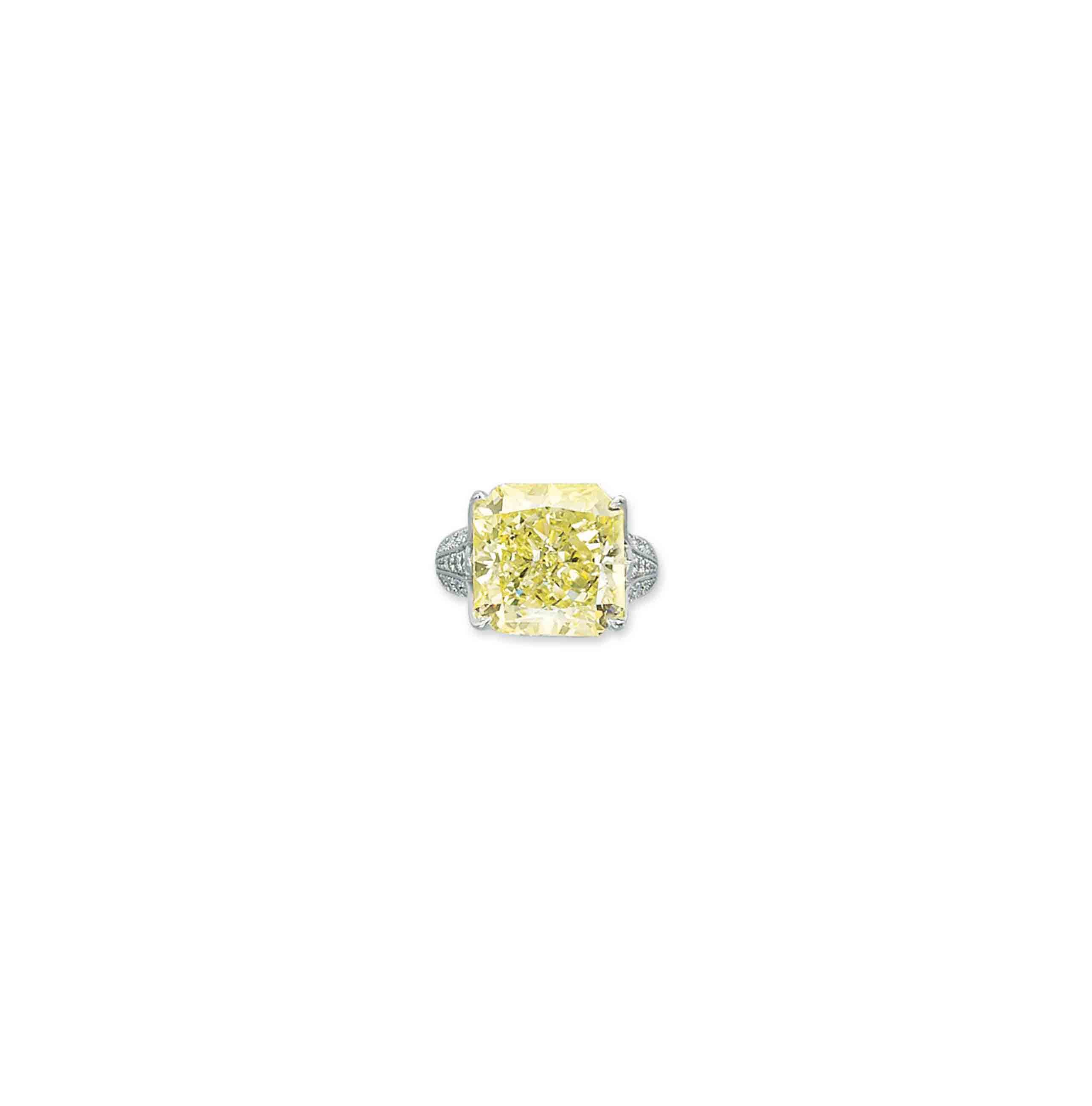 A COLOURED DIAMOND RING