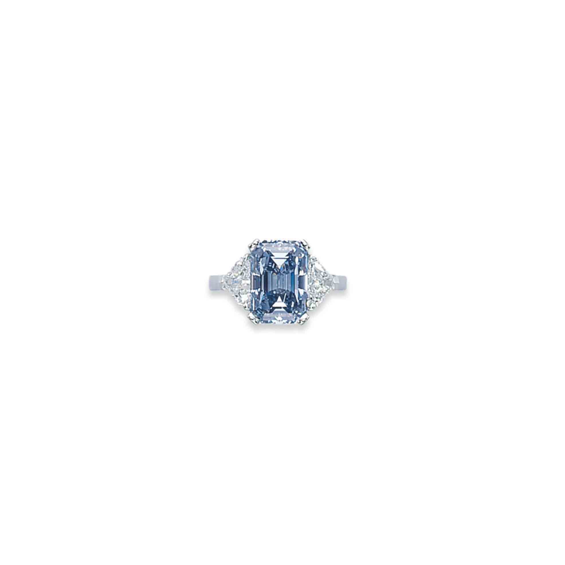 A COLOURED DIAMOND RING