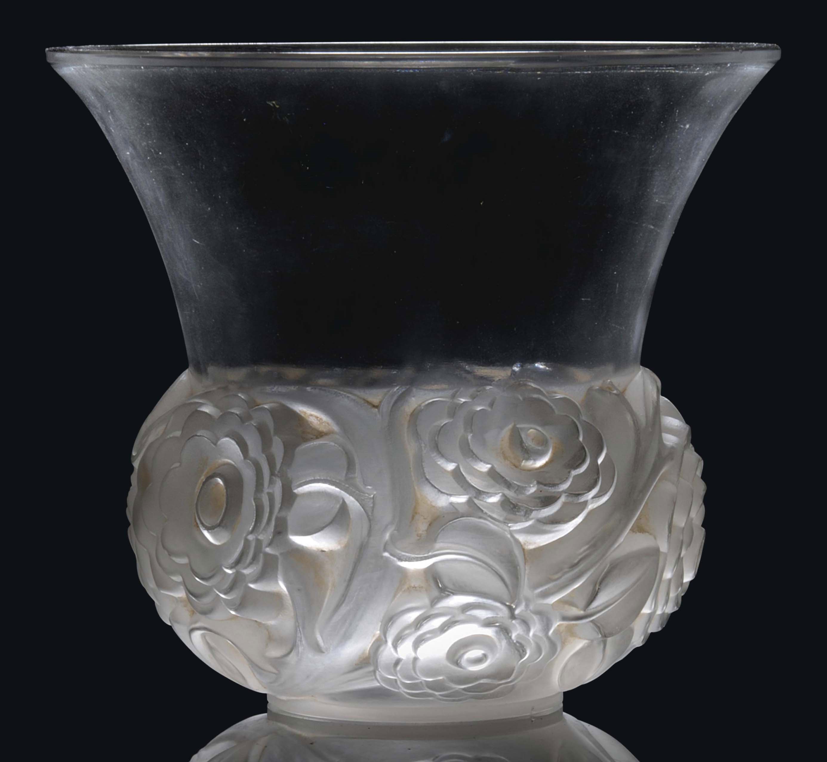 RENONCULES VASE, NO. 1044