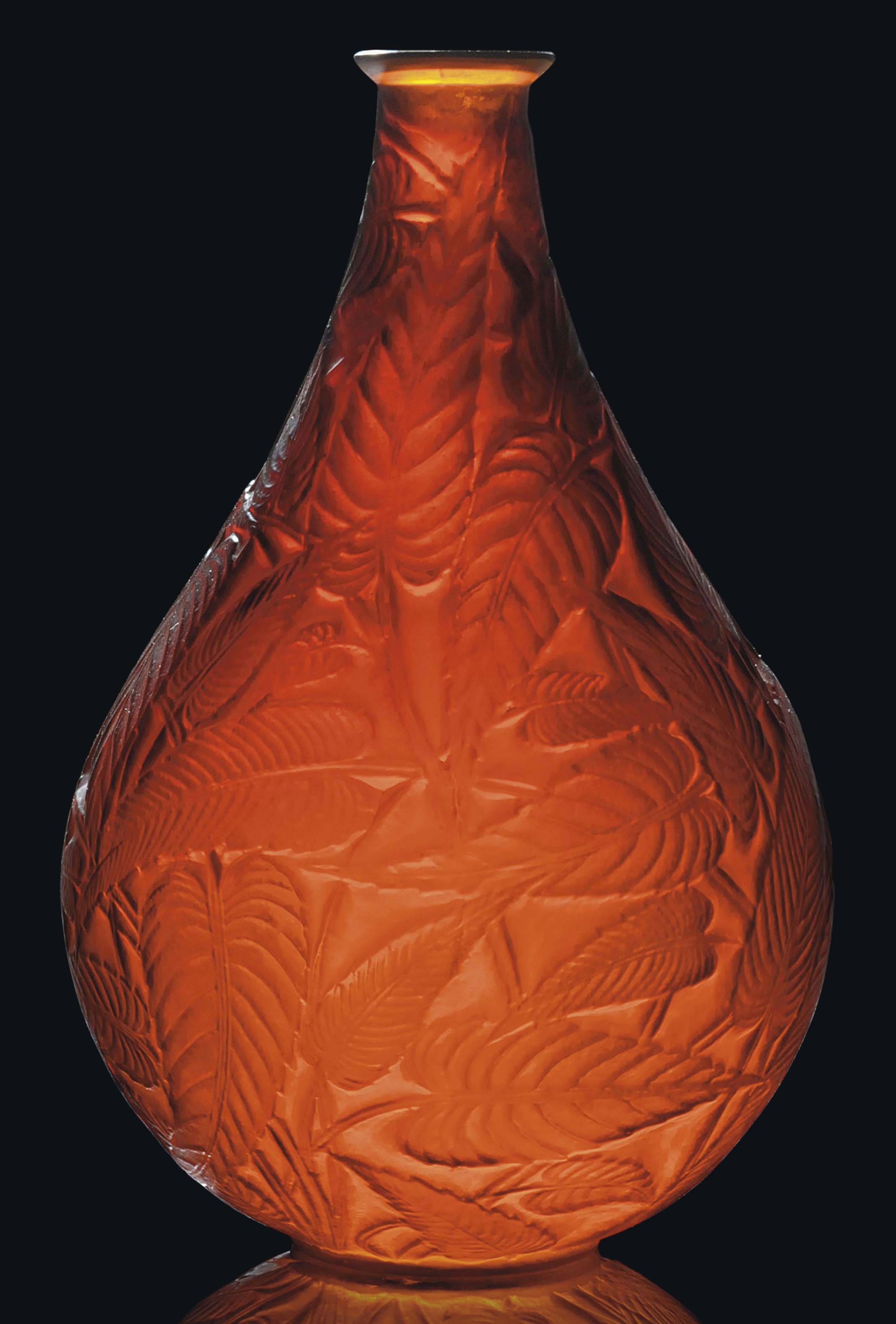 SAUGE VASE, NO. 935