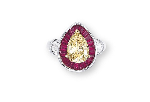 A COLOURED DIAMOND, DIAMOND AND RUBY RING